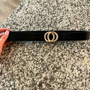 SHEIN Black and Gold double circle belt